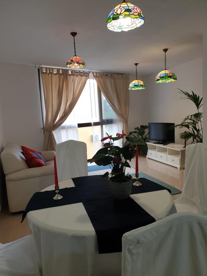 Apartamento frente al Puerto de Candelaria a 20 metros de la playa. Exterior foto