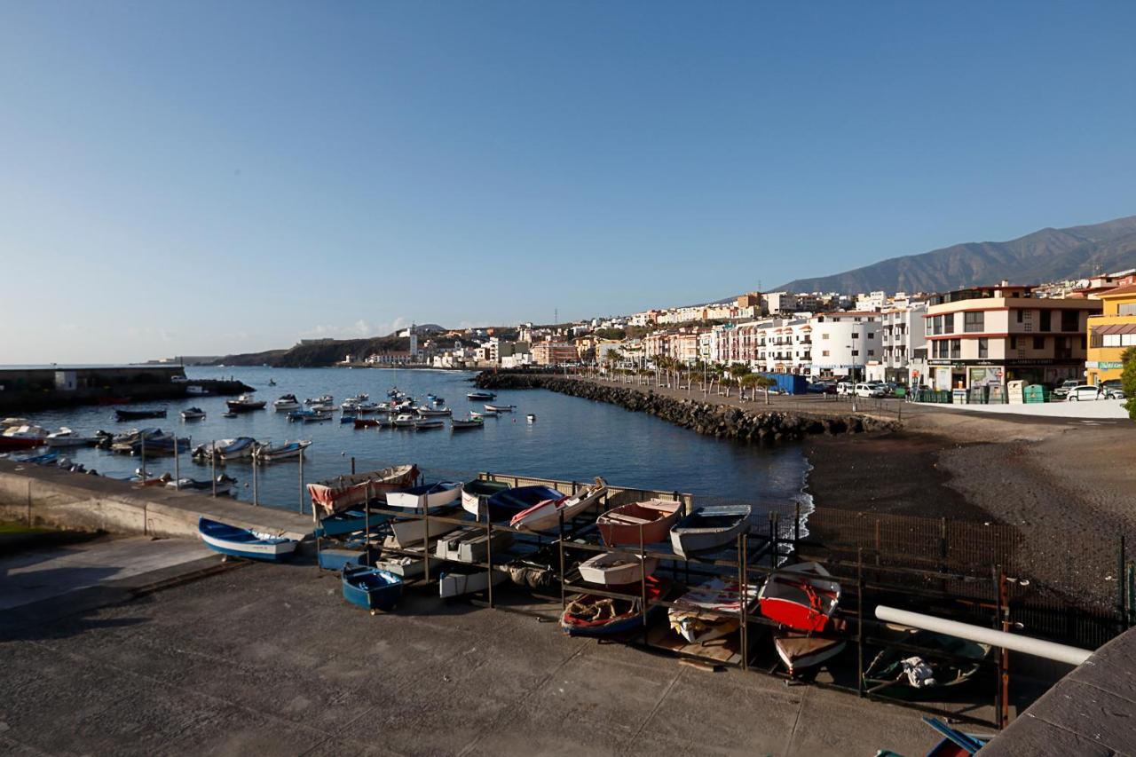 Apartamento frente al Puerto de Candelaria a 20 metros de la playa. Exterior foto