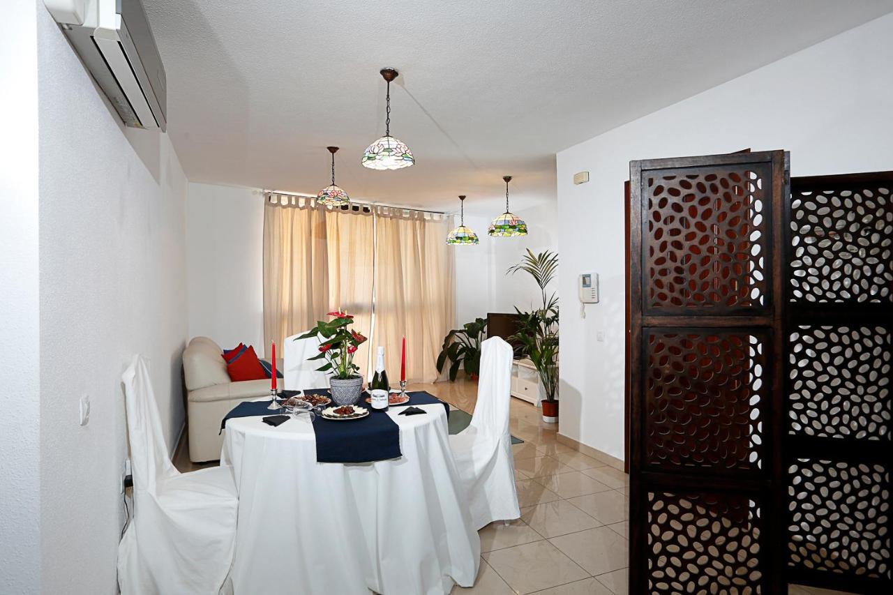 Apartamento frente al Puerto de Candelaria a 20 metros de la playa. Exterior foto