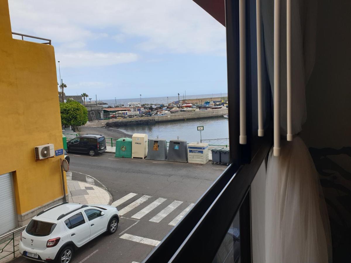 Apartamento frente al Puerto de Candelaria a 20 metros de la playa. Exterior foto