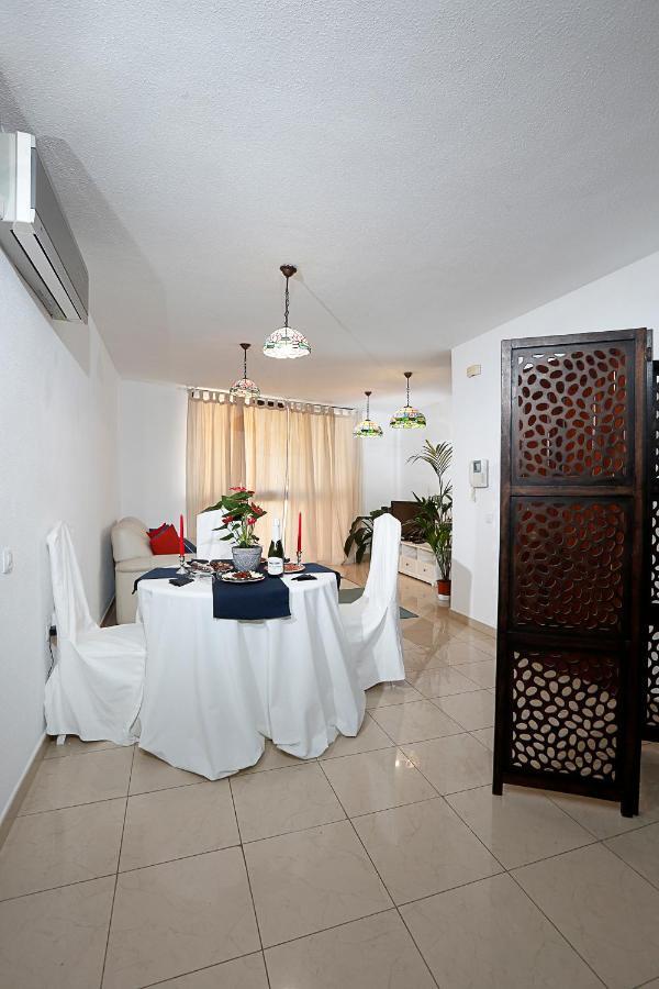 Apartamento frente al Puerto de Candelaria a 20 metros de la playa. Exterior foto